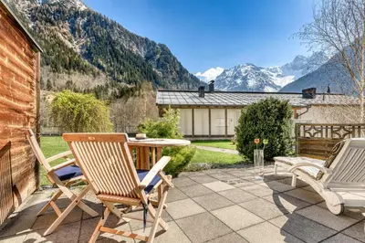 Ein allgemeiner Bergblick oder ein Berglick von der Ferienwohnung aus