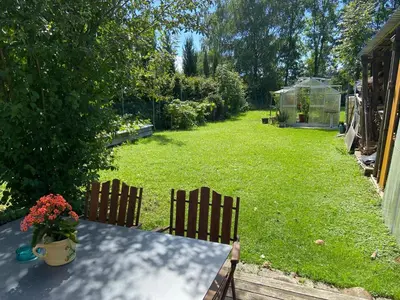 Ein Garten an der Unterkunft Haus Elke
