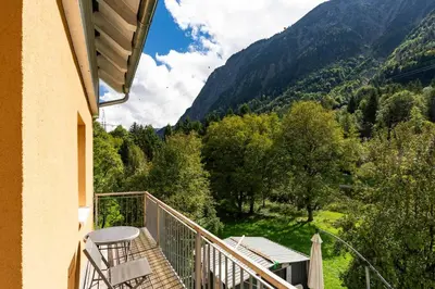Ein allgemeiner Bergblick oder ein Berglick von der Ferienwohnung aus
