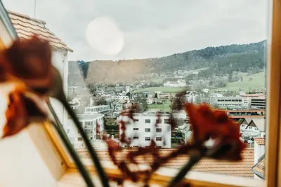 Ein allgemeiner Bergblick oder ein Berglick von des Hotels aus